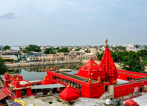 Located 1.00 km from Samridhi Home Stay